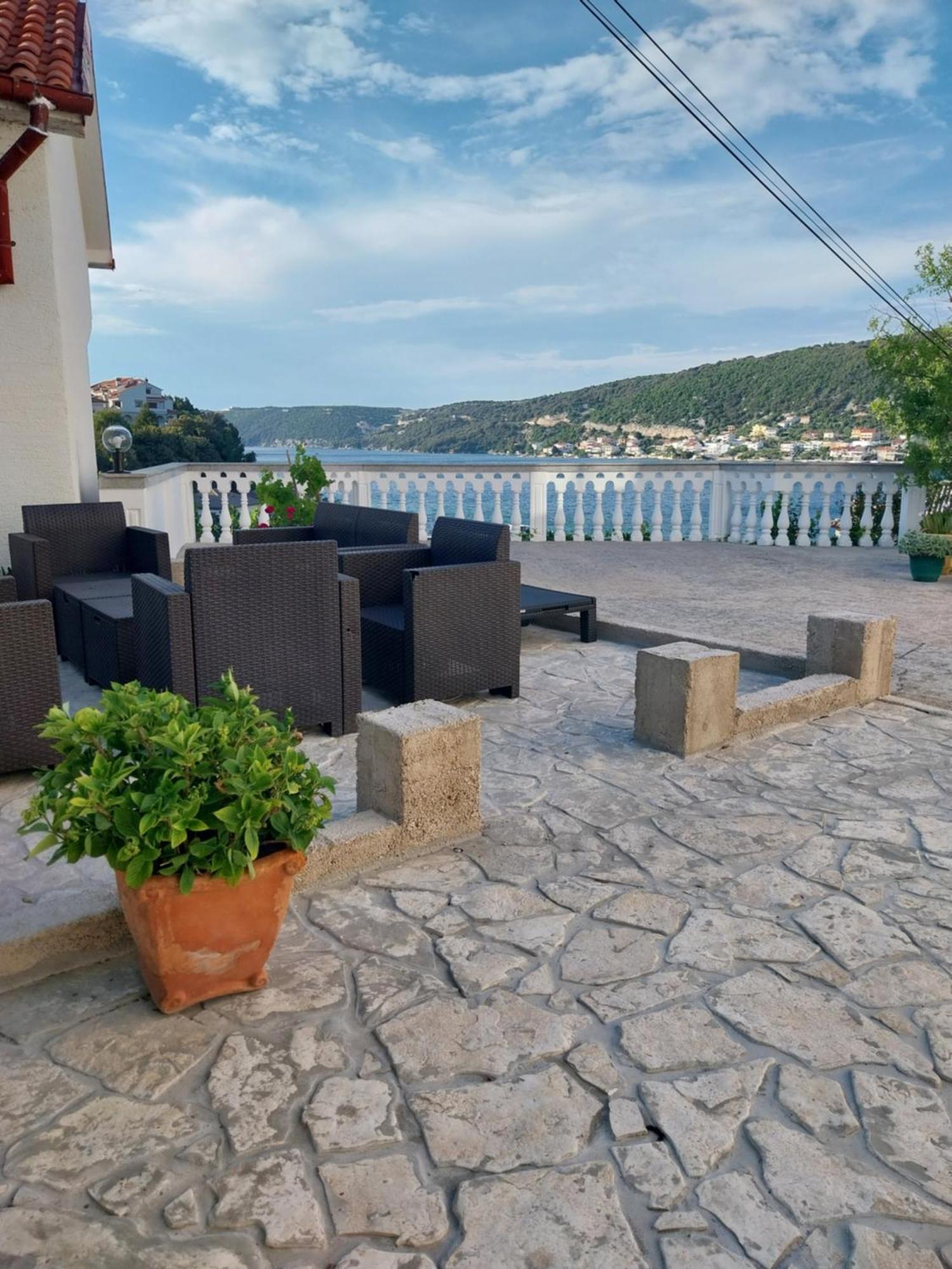 Ljubica Apartments And Rooms Супетарска-Драга Экстерьер фото